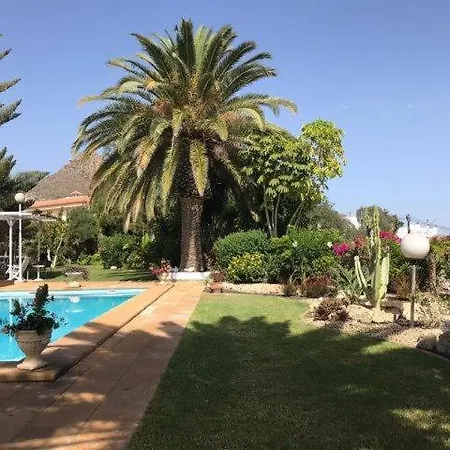 בית נופש Casa Lilo - Villas With Pool ארונה