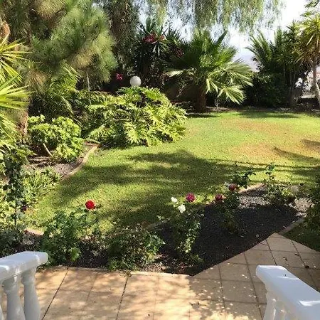 Casa Lilo - Villas With Pool בית נופש ארונה